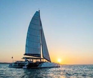CATAMARAN PUESTA DEL SOL